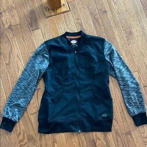 Dickies Black scrub Jacket with Patterned Gray Sleeves- small